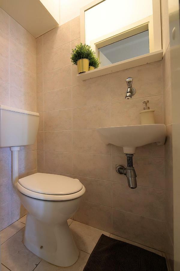 Moro Apartment Malinska Esterno foto